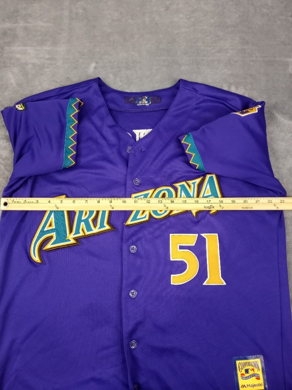 Majestic Arizona Diamondbacks Men's Vintage 2001 Words Series Baseball Jersey - Picture 9 of 12